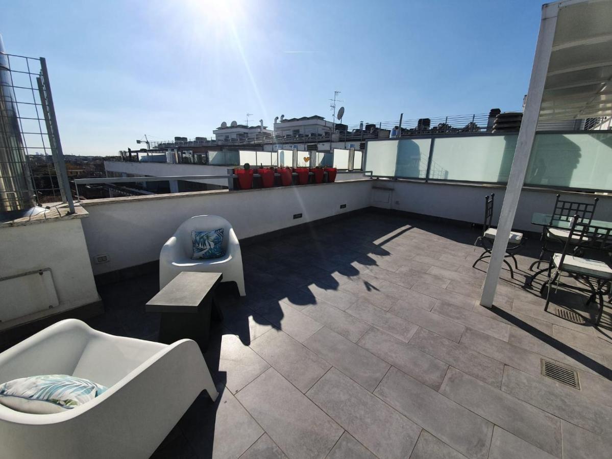 Penthouse 41 In Trastevere With Big Terrace Roma Ngoại thất bức ảnh